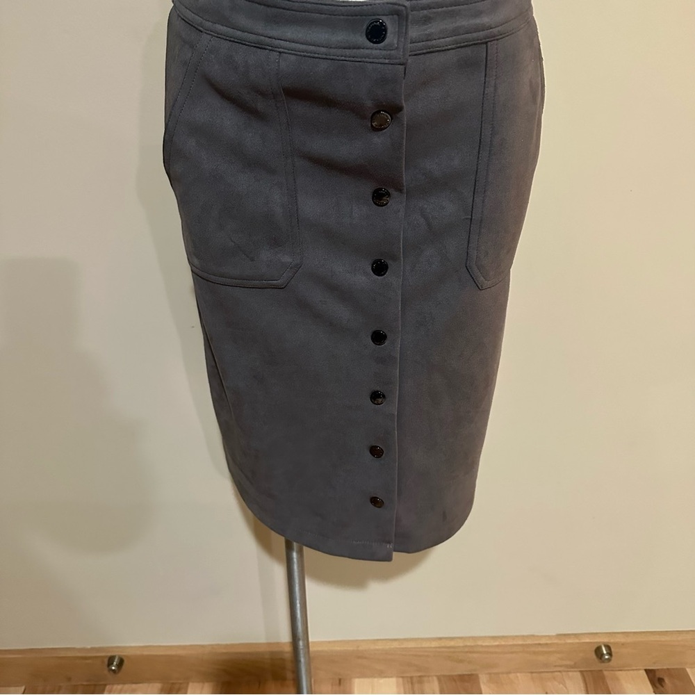 T Tahari Charcoal Button-Down A-Line Skirtsuede F… - image 3